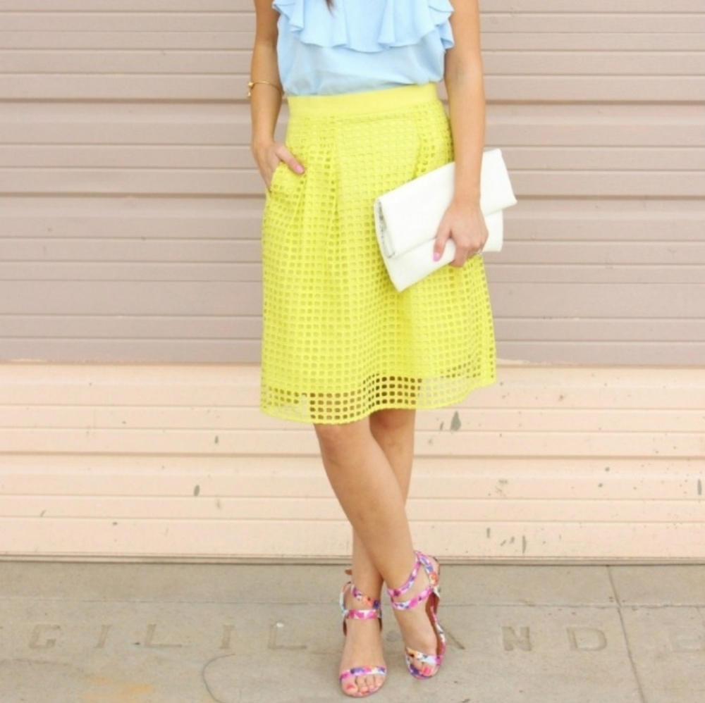 Beautiful yellow skirt LOFT